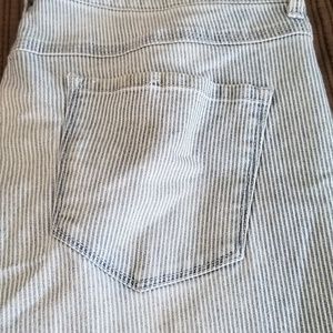 Gloria Vanderbilt capris